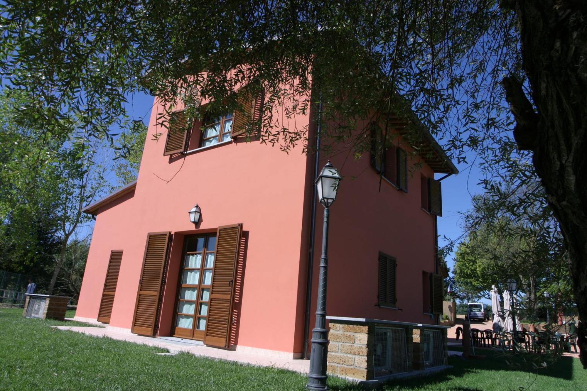 La Bettola Tavern Rooms Restaurant Montopoli in Val dʼArno Exteriör bild