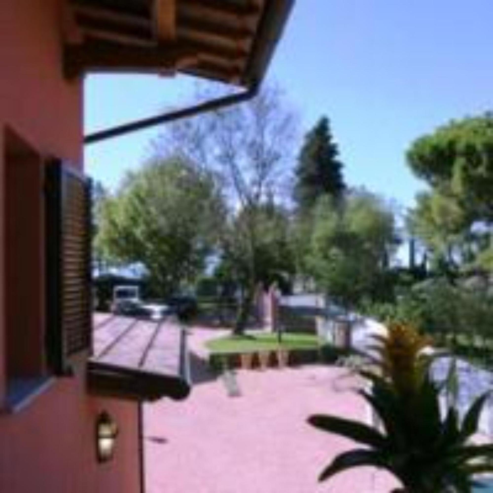 La Bettola Tavern Rooms Restaurant Montopoli in Val dʼArno Exteriör bild
